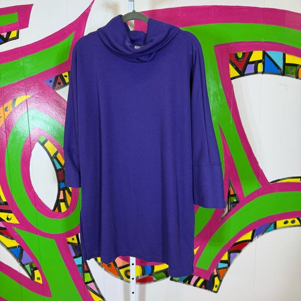 Weekenders, Purple Cowl Neck Tunic. Size Medium. Excellent condition!